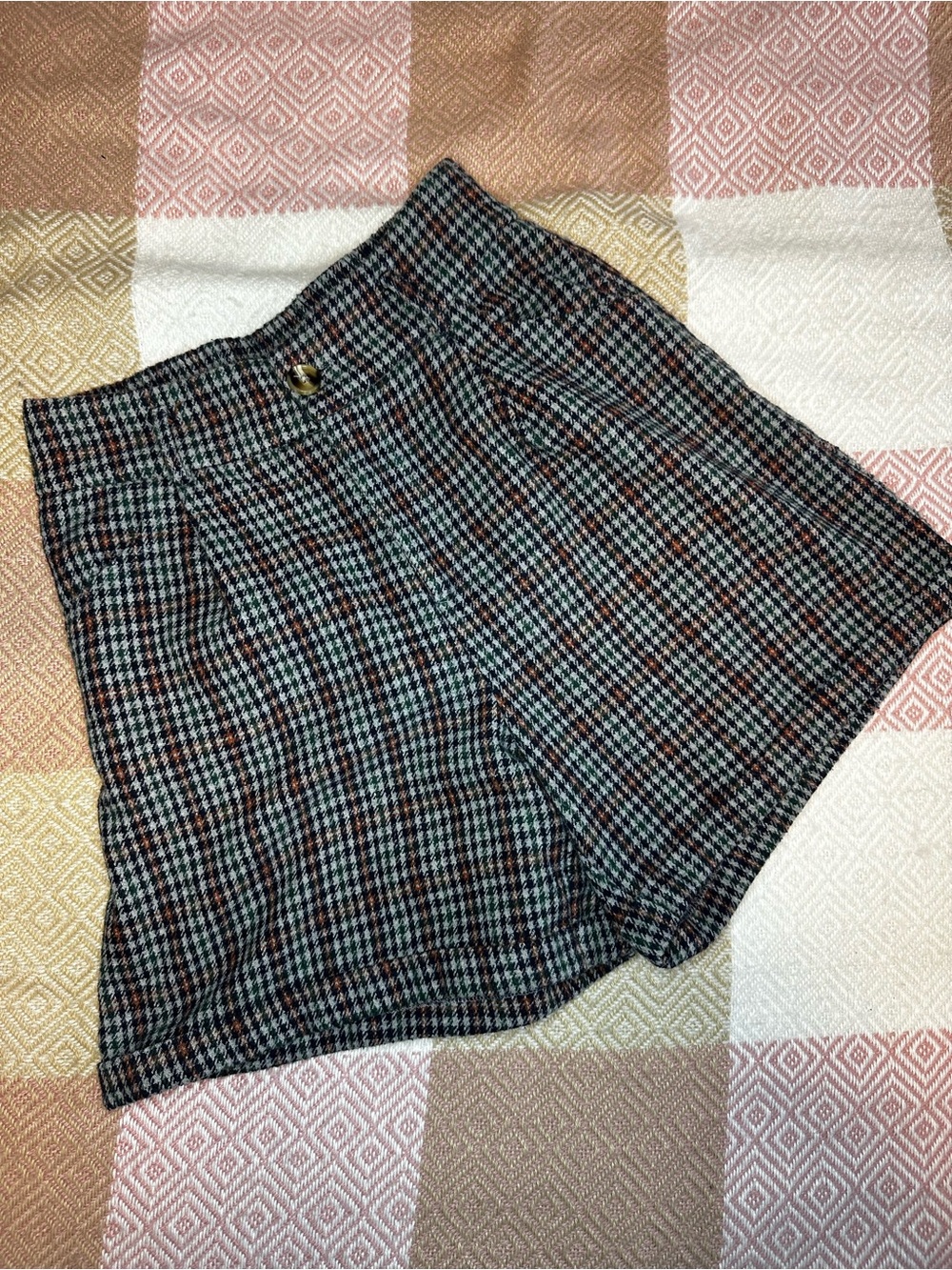 Vintage Women’s Plaid High-Waist Shorts - Black & Brown Check